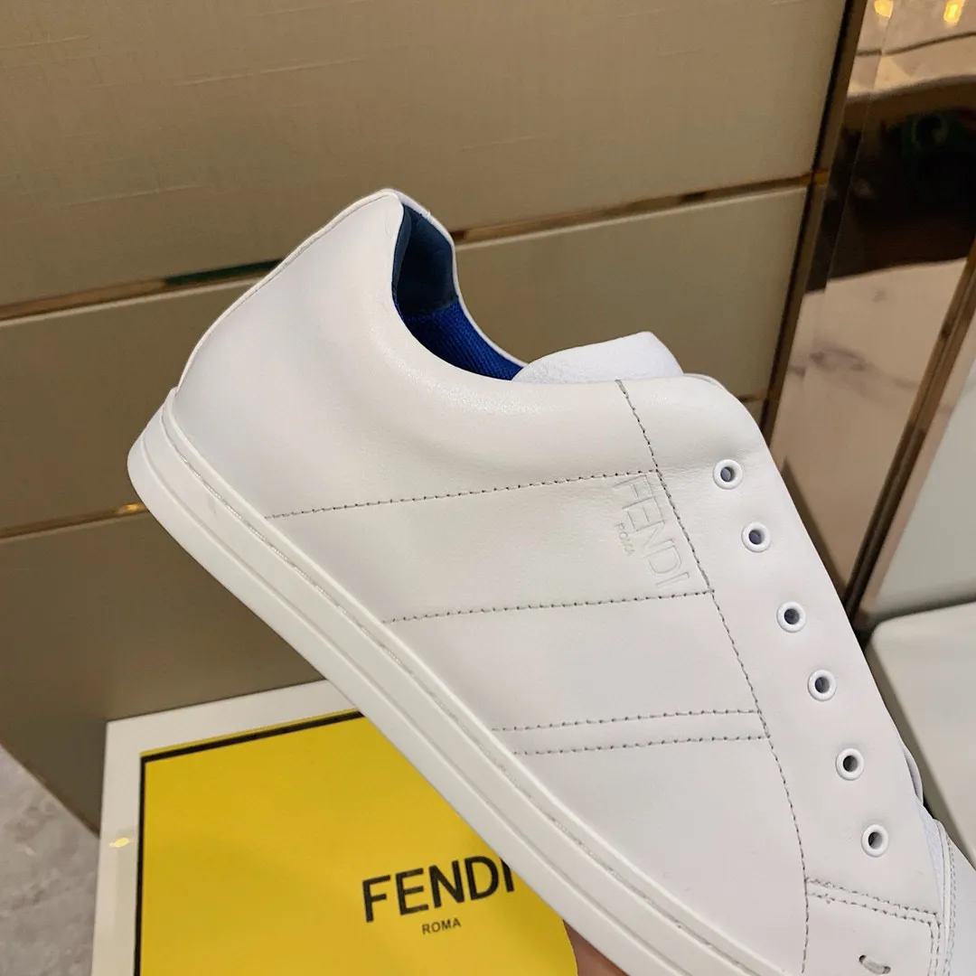 Factory Price: 400💰 Sun] FENDI Classic Comfort Men's, this sophisticated sneaker is handcrafted from soft calfskin. Mesh inner surface, ultra-light rubber material and rough outsole. This unique thin style is suitable for the casual and exquisite sensibility of this season. It is comfortable and natural on the feet. It is an everyday style for casual travel in autumn and winter! Code number: 38/44, customized 45